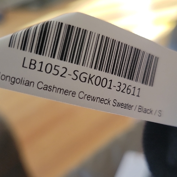 Quince Mongolian Cashmere Black Crew Neck Sweater - Picture 7 of 15